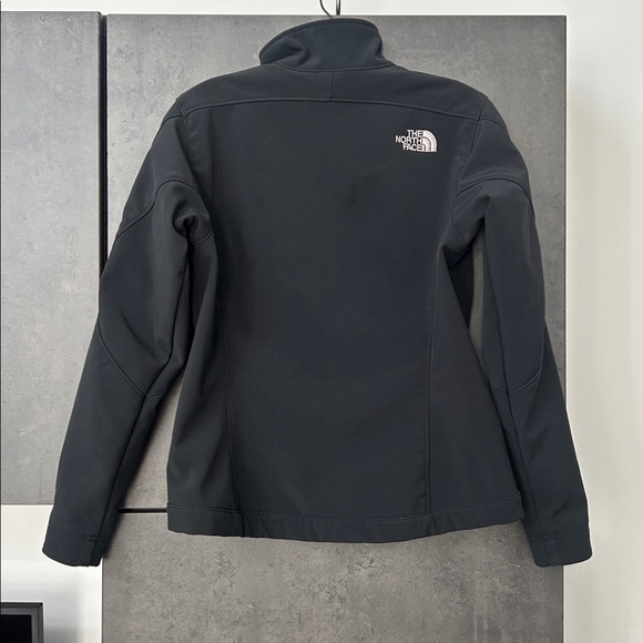 The North Face Women’s Apex Barrier Soft Shell Jacket - Picture 5 of 12